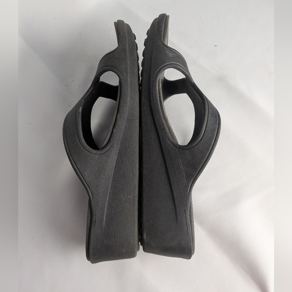 CROCS Women Wedge Sandals Size 6 Dark Gray Black Color - Picture 7 of 9